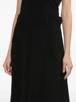 Skirts><noscript><img width=