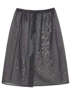 Skirts><noscript><img width=