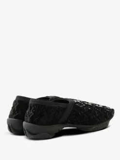 Sneakers | Loafers & Mules><noscript><img width=