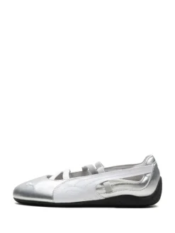 Sneakers | Flats><noscript><img width=