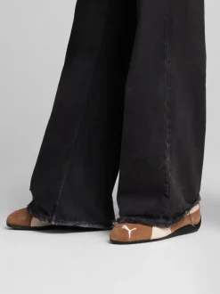 Sneakers | Sneakers><noscript><img width=
