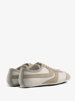 Sneakers><noscript><img width=