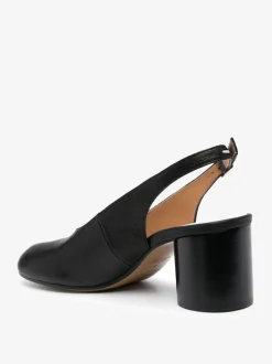 Heels><noscript><img width=