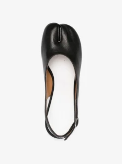 Heels><noscript><img width=