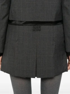Skirts><noscript><img width=