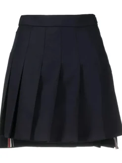 Skirts><noscript><img width=