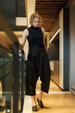 Pants><noscript><img width=