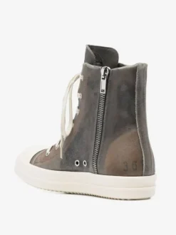 Sneakers><noscript><img data-lazyloaded=
