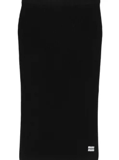 Skirts><noscript><img width=