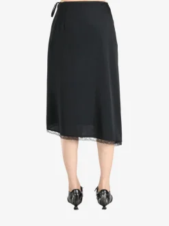Skirts><noscript><img width=