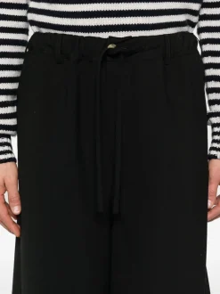 Pants><noscript><img width=