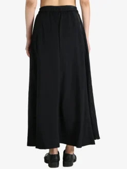 Skirts><noscript><img width=