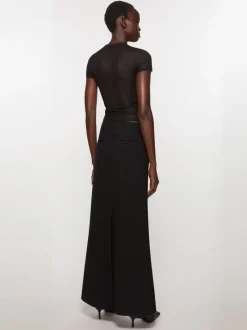 Skirts><noscript><img width=