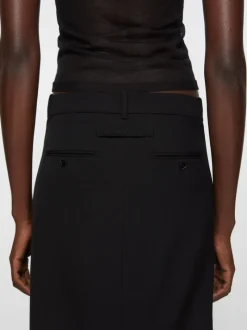 Skirts><noscript><img width=