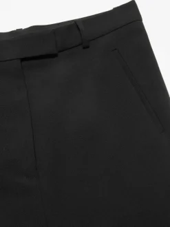 Skirts><noscript><img width=