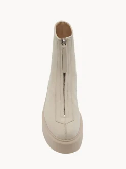 Boots><noscript><img data-lazyloaded=